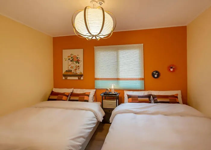 101stayㅣfamily-friendlyㅣstn 1minㅣ2br 3bedsㅣprivate Houseㅣ6 Guestsㅣprivate Yard #ddp #경복궁 #남산 #명동 #홍대 #성수 *