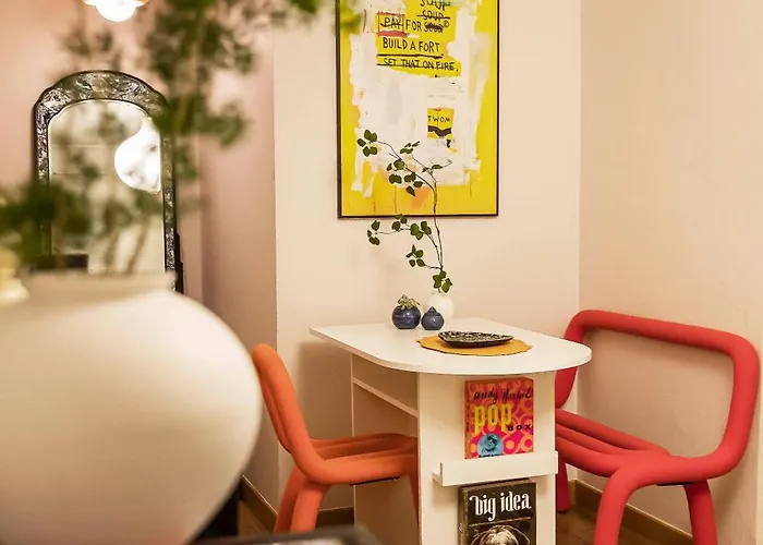 101stayㅣfamily-friendlyㅣstn 1minㅣ2br 3bedsㅣprivate Houseㅣ6 Guestsㅣprivate Yard #ddp #경복궁 #남산 #명동 #홍대 #성수 * Seul